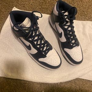 Navy blue & White dunks ( retro ) mens size 13 no scratches or scuffs worn twice